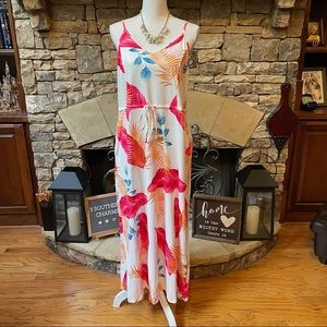 NWT Live Cloth Floral Print Maxi Dress Medium